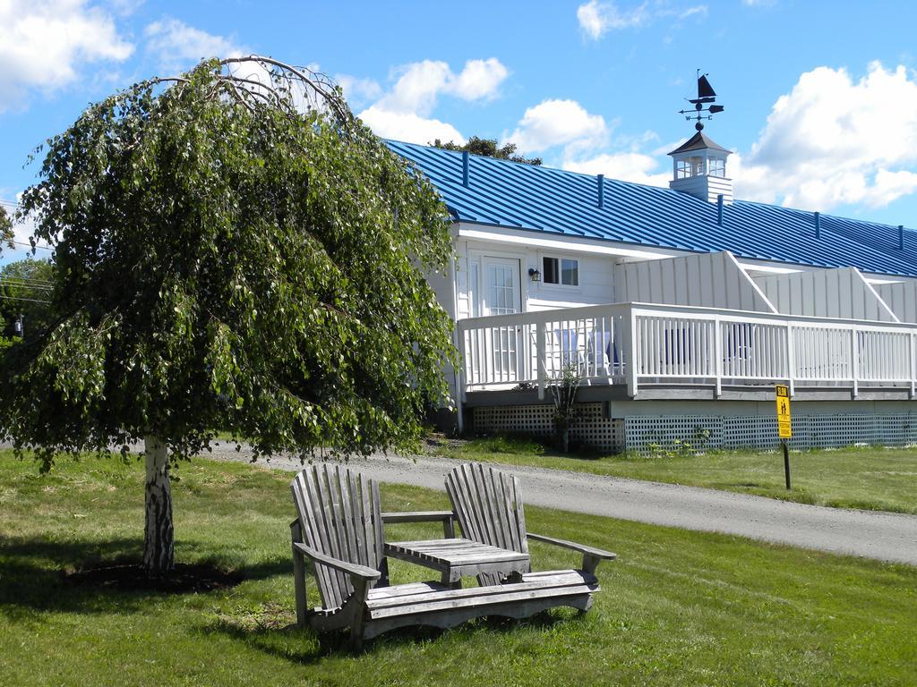 Colonial Gables Oceanfront Village Belfast Exterior photo