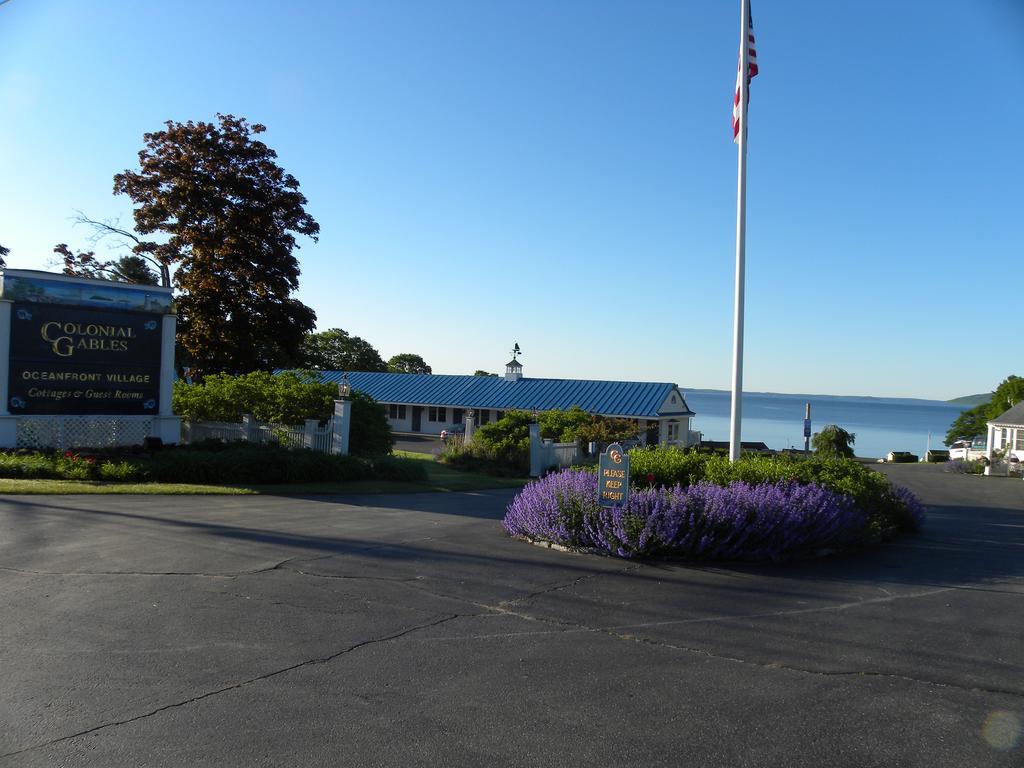 Colonial Gables Oceanfront Village Belfast Exterior photo